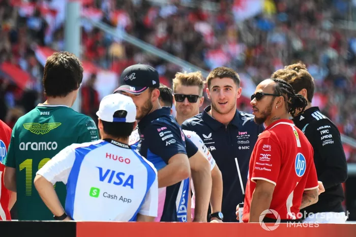 لويس هاميلتون، فيراري، نيكو هولكنبرغ، ساوبر، جورج راسل، مرسيدس، لانس سترول، أستون مارتن ريسينغ، بيير غاسلي، ألبين، جاك دوهان، ألبين، يوكي تسونودا، فريق RB F1