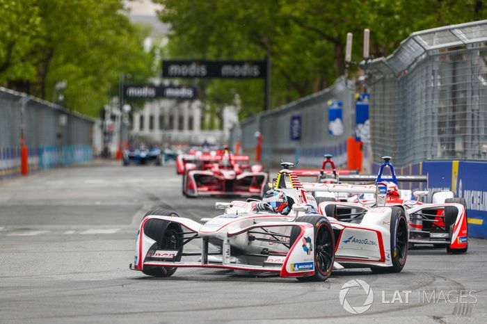 Jose Maria Lopez, Dragon Racing, leadsFelix Rosenqvist, Mahindra Racing