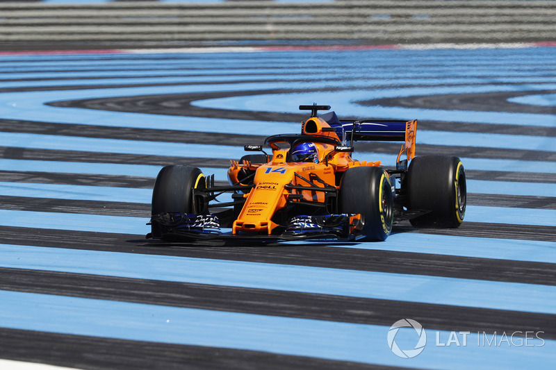 Fernando Alonso, McLaren MCL33, va fuori dalla pista