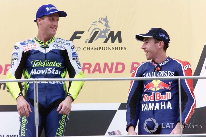 Podium: ganador, Kenny Roberts Jr., tercero, Garry McCoy