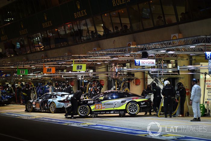 54°: #93 Proton Competition Porsche 911 RSR: Patrick Long, Abdulaziz Al Faisal, Mike Hedlund