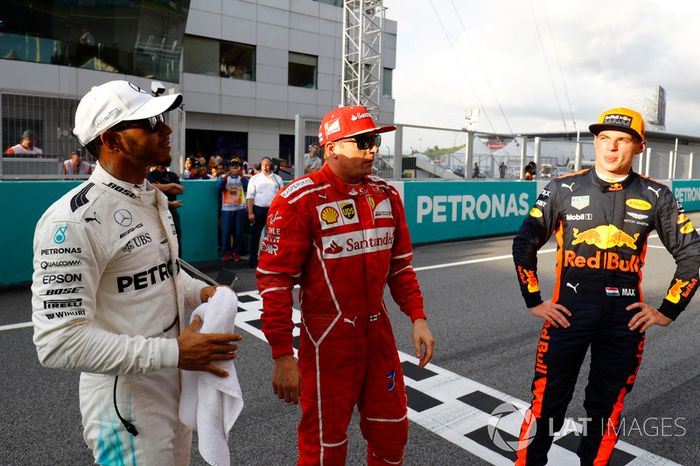 O trio falou para o público presente no autódromo logo após a sessão.