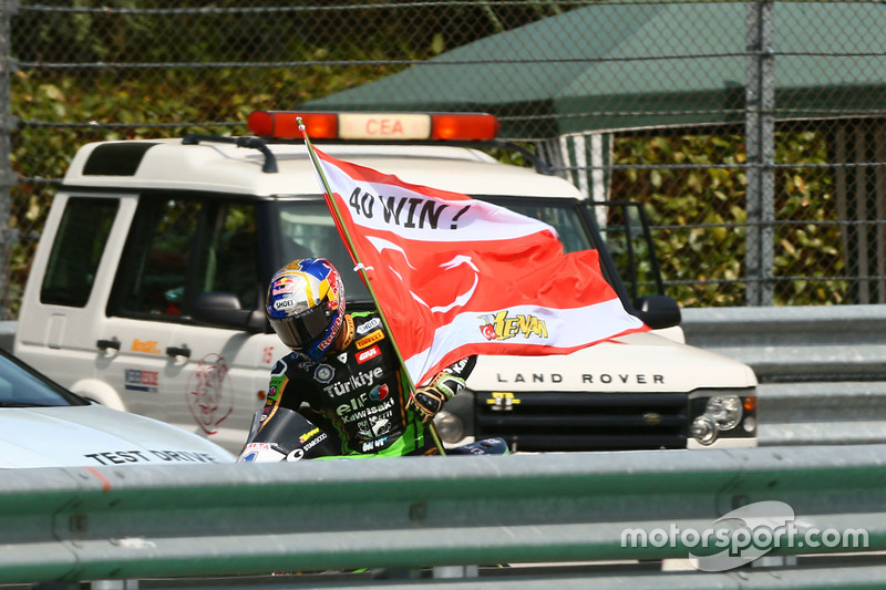 Race winner Kenan Sofuoglu, Kawasaki Puccetti Racing