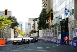 Maro Engel, Venturi, leads Sébastien Buemi, Renault e.Dams