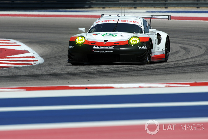 #92 Porsche Team Porsche 911 RSR: Мікаель Крістенсен, Кевін Естр
