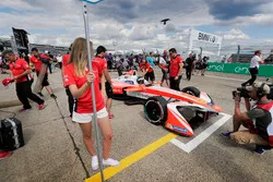 Nick Heidfeld, Mahindra Racing, in griglia