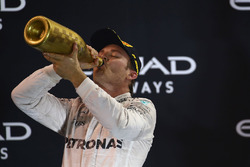 Podio: segundo lugar y campeón del mundo 2016 Nico Rosberg, Mercedes AMG F1