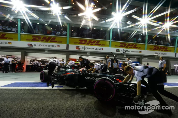 Jenson Button, McLaren MP4-31