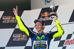 Podium: Sieger Valentino Rossi, Yamaha Factory Racing