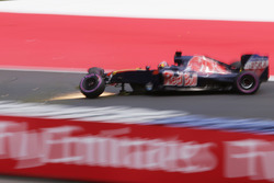 Daniil Kvyat, Scuderia Toro Rosso se estrella en la calificación