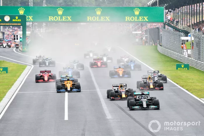 Arrancada Lewis Hamilton, Mercedes W12, Max Verstappen, Red Bull Racing RB16B, Sergio Pérez, Red Bull Racing RB16B, Lando Norris, McLaren MCL35M