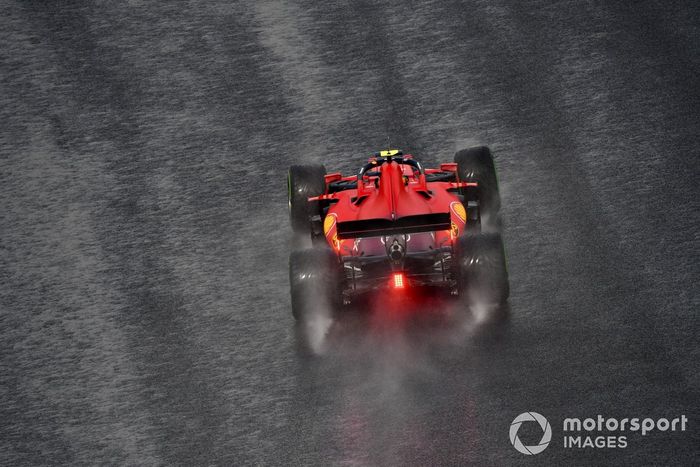 Carlos Sainz Jr., Ferrari SF21