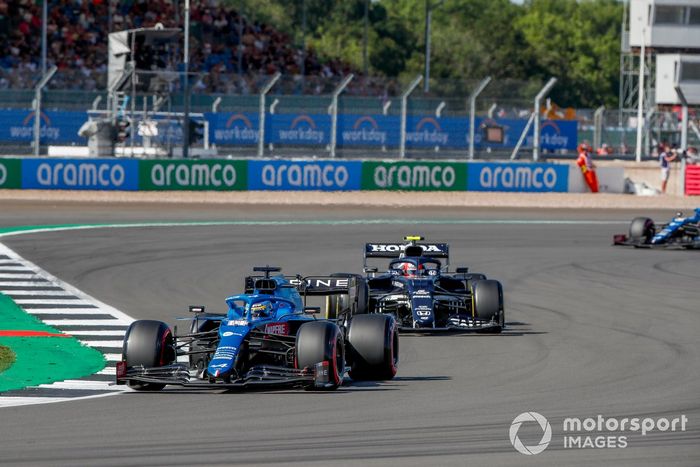 Fernando Alonso, Alpine A521, Pierre Gasly, AlphaTauri AT02