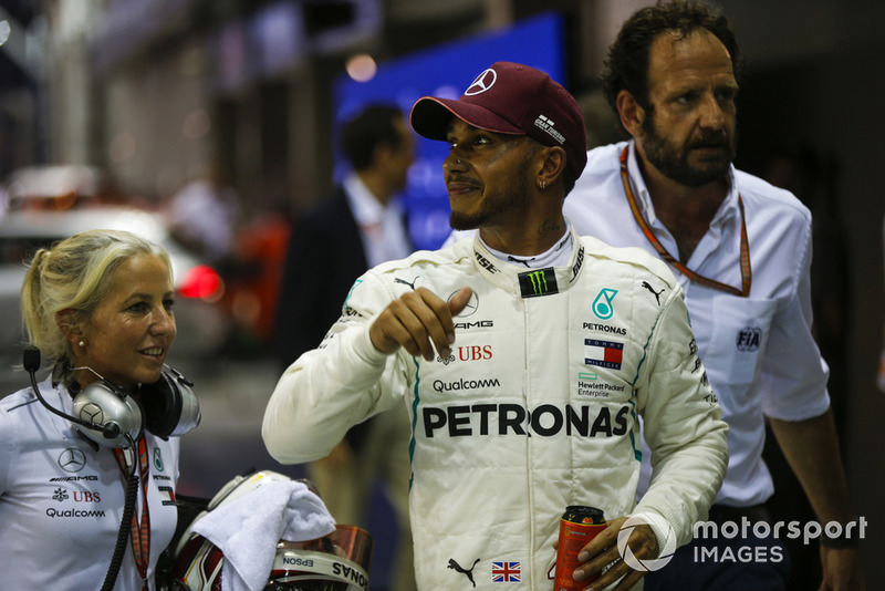 15. GP Singapura - Pole: Lewis Hamilton