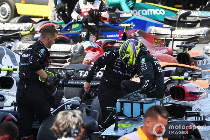 Lewis Hamilton, Mercedes-AMG, llega al Parc Ferme 