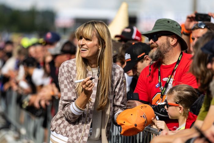 Eve Scheer, Servus TV