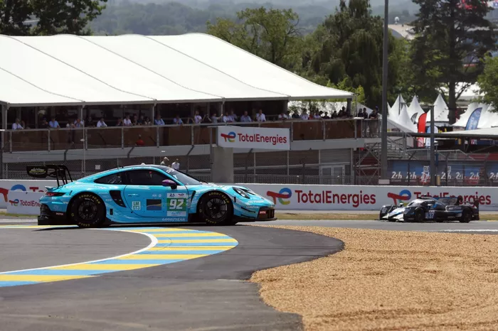 #92 Manthey 1st Phorm Porsche 911 GT3 R LMGT3: Ryan Hardwick, Riccardo Pera, Richard Lietz