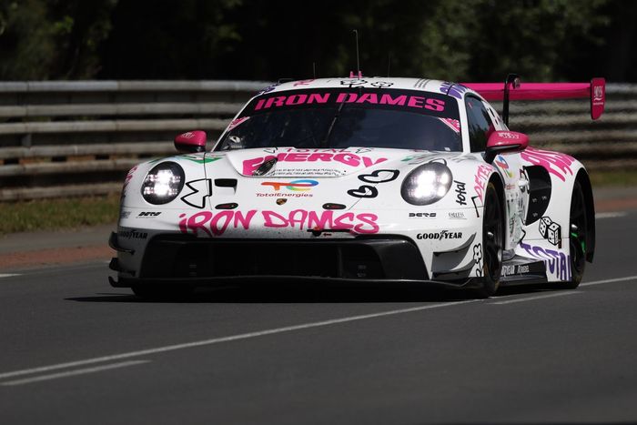 #85 Iron Dames Porsche 911 GT3 R LMGT3: Celia Martin, Rahel Frey, Sarah Bovy