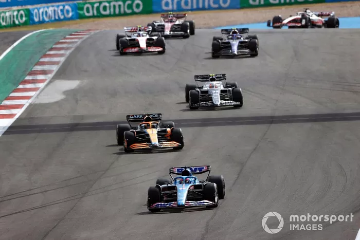 Fernando Alonso, Alpine A522, Daniel Ricciardo, McLaren MCL36, Yuki Tsunoda, AlphaTauri AT03
