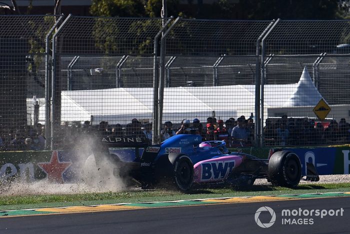 Fernando Alonso, Alpine A522, se va de largo