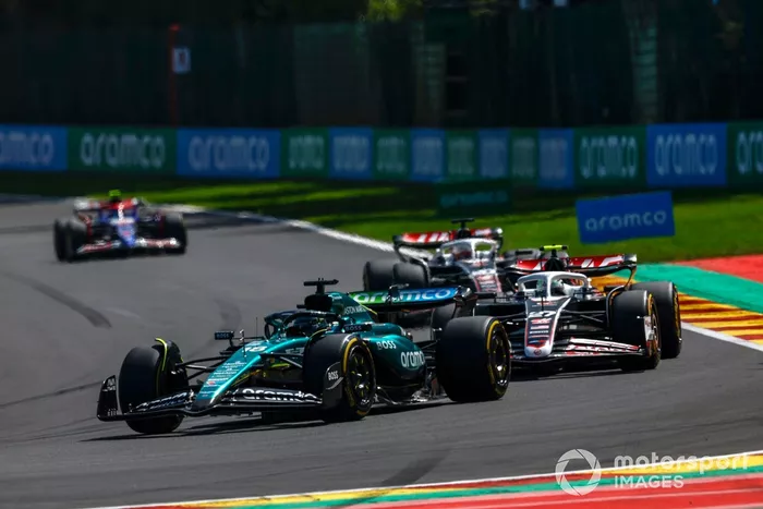 Lance Stroll, Aston Martin AMR24, Nico Hulkenberg, Haas VF-24, Kevin Magnussen, Haas VF-24