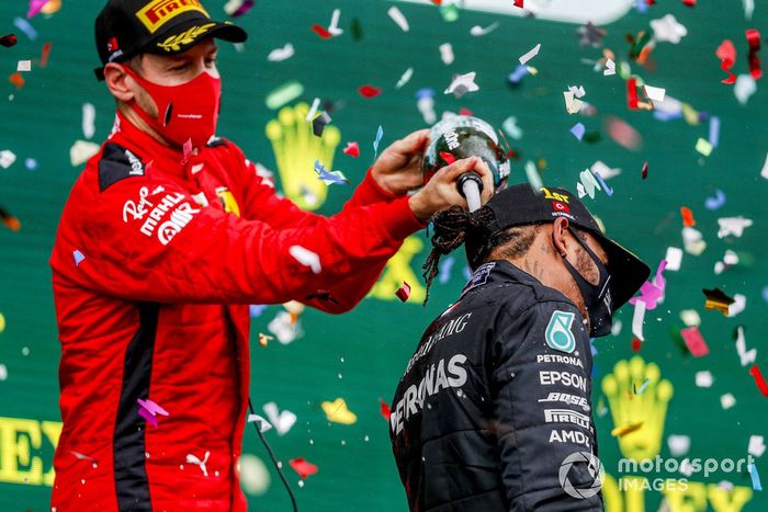 Podio: ganador y campeón del mundo Lewis Hamilton, Mercedes-AMG F1 y tercer lugar Sebastián Vettel, Ferrari