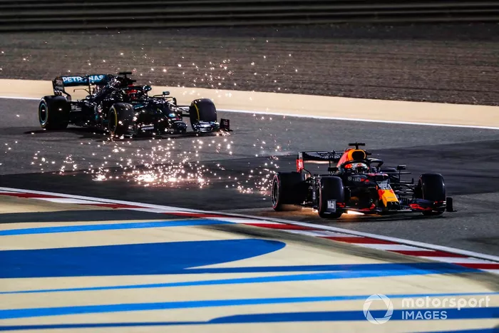 Max Verstappen, Red Bull Racing RB16, George Russell, Mercedes F1 W11