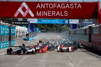 Sébastien Buemi, Nissan e.Dams, Nissan IMO1, precede Pascal Wehrlein, Mahindra Racing, M5 Electro e Daniel Abt, Audi Sport ABT Schaeffler, Audi e-tron FE05