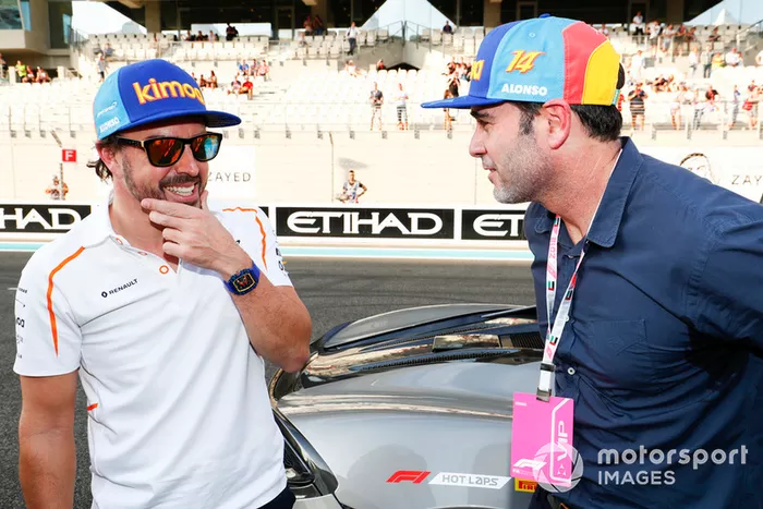 Fernando Alonso, McLaren y el piloto de NASCAR Jimmie Johnson