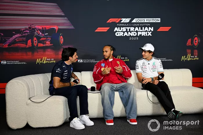 Carlos Sainz, Williams, Lewis Hamilton, Ferrari, Andrea Kimi Antonelli, Mercedes en la rueda de prensa