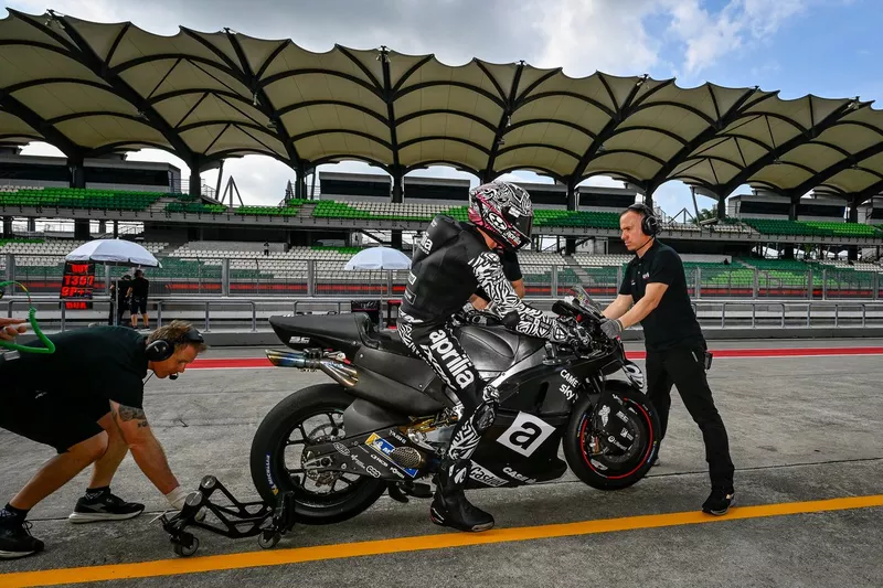 Aleix Espargaro, Aprilia Racing