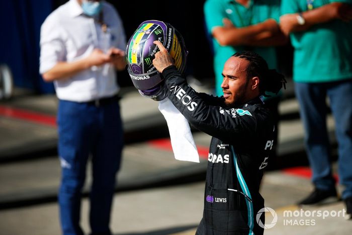 Ganador Lewis Hamilton, Mercedes, celebra Parc Ferme