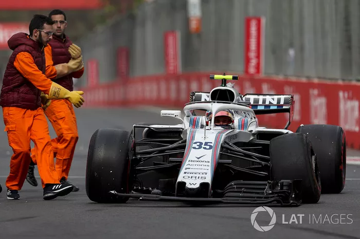Sergey Sirotkin, Williams FW41 crashed on lap one