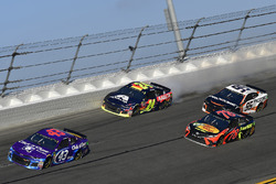 Darrell Wallace Jr., Richard Petty Motorsports, Click n' Close Chevrolet Camaro, William Byron, Hendrick Motorsports,AXALTA Chevrolet Camaro, Martin Truex Jr., Furniture Row Racing Toyota, Kasey Kahne, Leavine Family Racing Chevrolet Camaro