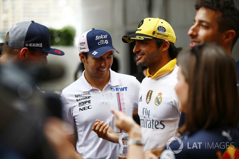 Max Verstappen, Red Bull Racing, Sergio Perez, Force India, Carlos Sainz Jr., Renault Sport F1 Team, et Daniel Ricciardo, Red Bull Racing