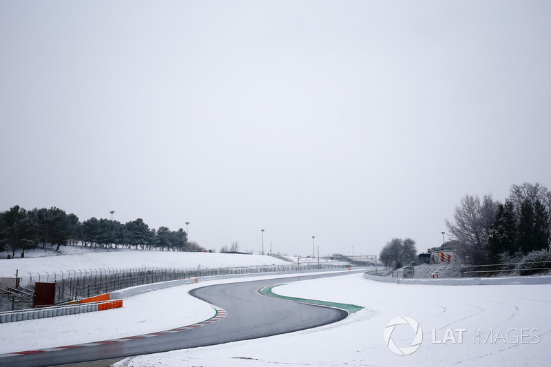 Circuito de Barcelona coberto de neve
