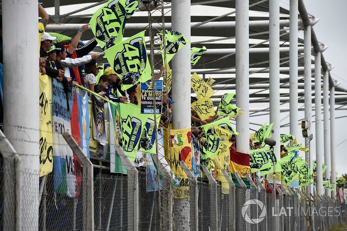 Valentino Rossi, Yamaha Factory Racing fans