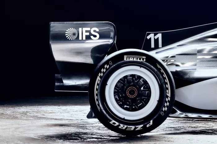 زي كاديلاك F1