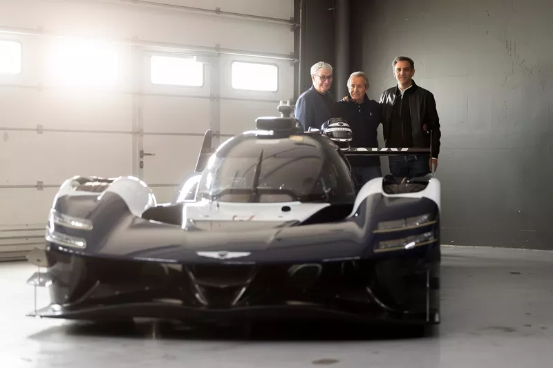 Jacky Ickx, Genesis Magma Racing Genesis