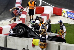 Choque de Pascal Wehrlein y Felipe Massa en el Polaris Slingshot SLR