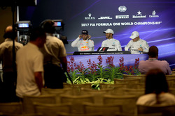 Daniel Ricciardo, Red Bull Racing, Lewis Hamilton, Mercedes AMG F1 and Valtteri Bottas, Mercedes AMG F1 in the Press Conference