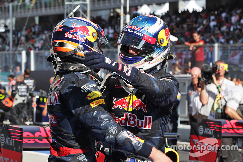 Race winner Daniel Ricciardo, Red Bull Racing (Right) celebrates with his second placed team mate Ma