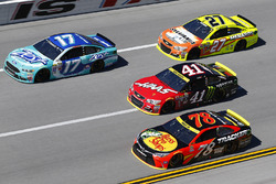 Ricky Stenhouse Jr., Roush Fenway Racing Ford, Martin Truex Jr., Furniture Row Racing Toyota, Kurt Busch, Stewart-Haas Racing Chevrolet, Paul Menard, Richard Childress Racing Chevrolet