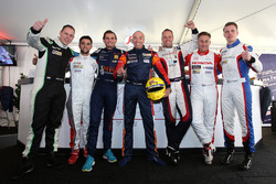 Nederlandse rijders: Marcel Dekker, Loris Hezemans, Meindert Van Buuren, Tom Coronel, Bas Koeten, Michael Verhagen, Bas Schouten