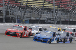 Elliott Sadler, JR Motorsports, Chevrolet Camaro Chevrolet OneMain Financial and Kyle Busch, Joe Gibbs Racing, Toyota Camry Maltesers