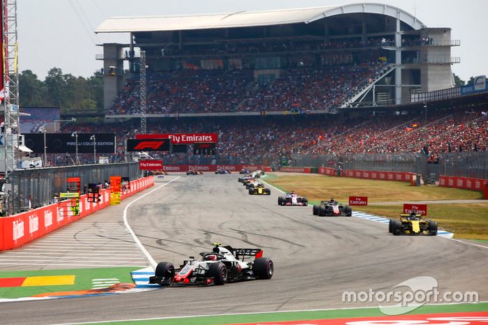 Kevin Magnussen, Haas F1 Team VF-18, Nico Hulkenberg, Renault Sport F1 Team R.S. 18, Romain Grosjean, Haas F1 Team VF-18, y Sergio éerez, Force India VJM11