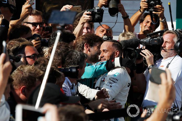 El ganador Lewis Hamilton, Mercedes-AMG F1 