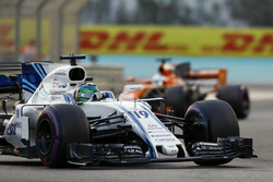 Felipe Massa, Williams FW40 lidera a Fernando Alonso, McLaren MCL32