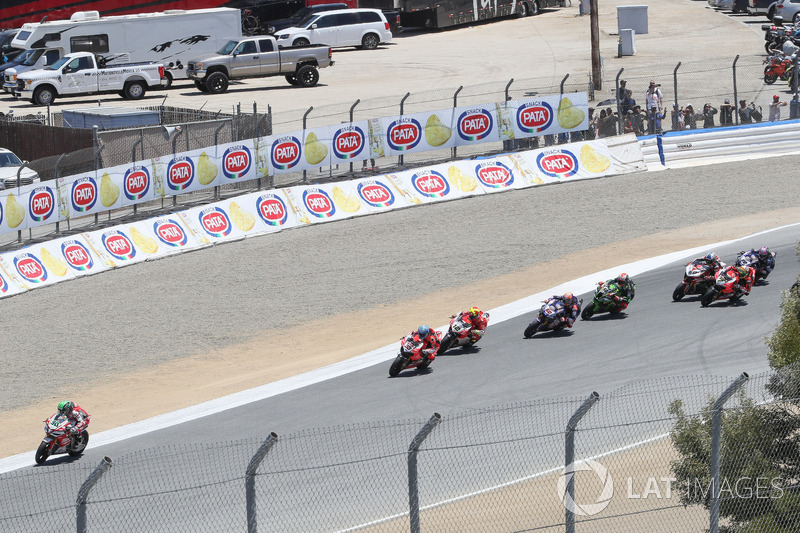 Eugene Laverty, Milwaukee Aprilia leads