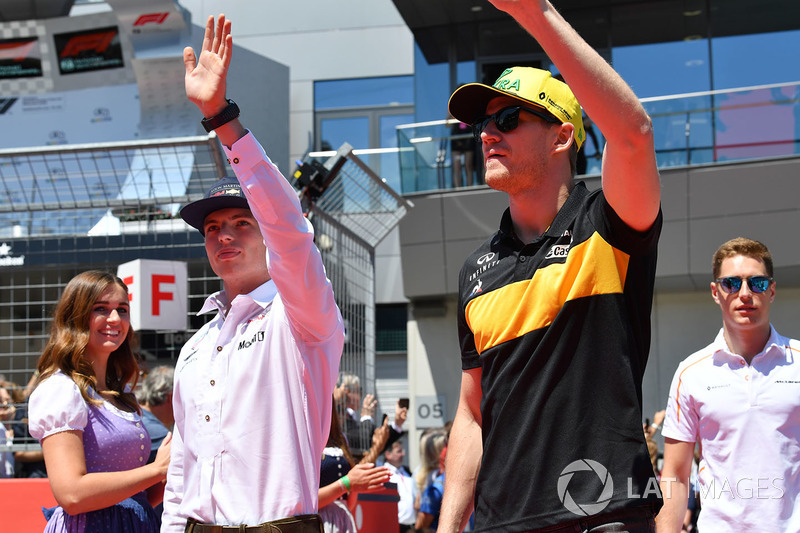 Max Verstappen, Red Bull Racing ve Nico Hulkenberg, Renault Sport F1 Team
